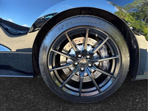 Used 2016 Ford Mustang Shelby GT350 w/ Technology Package RWD image 12