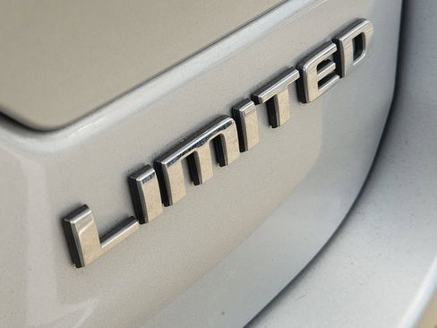 Used 2022 Jeep Grand Cherokee Limited image 12