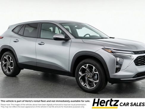 Used 2025 Chevrolet Trax LT w/ LT Convenience Package image 1