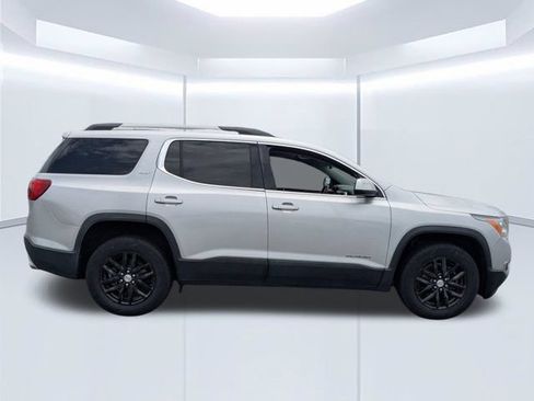 Used 2018 GMC Acadia SLT FWD image 3