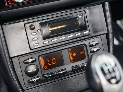 Used 2002 Porsche Boxster image 22