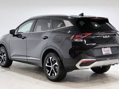 Used 2024 Kia Sportage EX AWD/4WD image 6