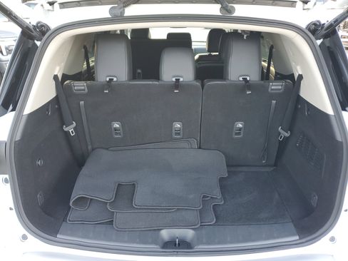 Used 2025 Nissan Pathfinder SL image 17