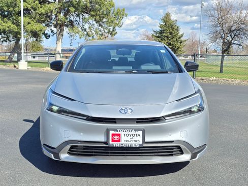 Used 2026 Toyota Prius Plug-In Hybrid FWD image 37