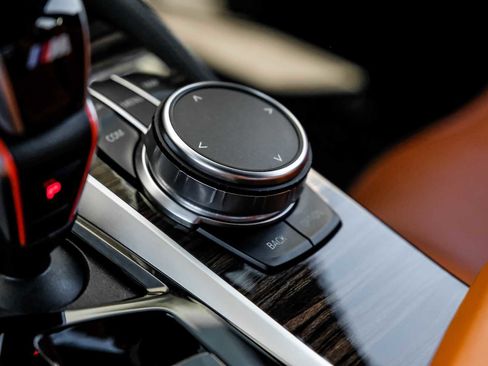 Used 2023 BMW M5 image 22