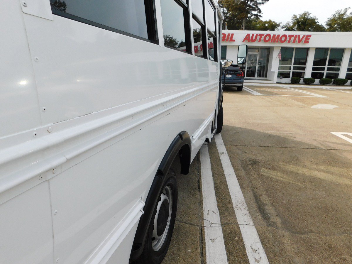 Used 2016 Ford Transit 250 138 RWD image 9