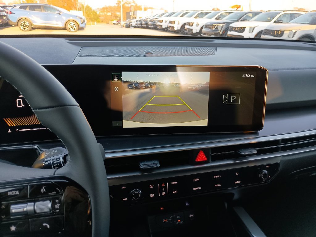 Used 2026 Kia Sorento LX FWD image 23