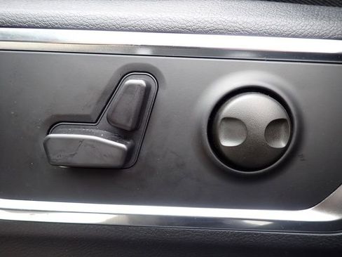 New 2026 RAM 1500 Laramie AWD/4WD image 16