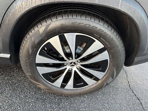 Used 2024 Mercedes-Benz GLE 350 4MATIC image 30