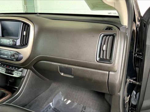 Used 2022 GMC Canyon Denali image 18