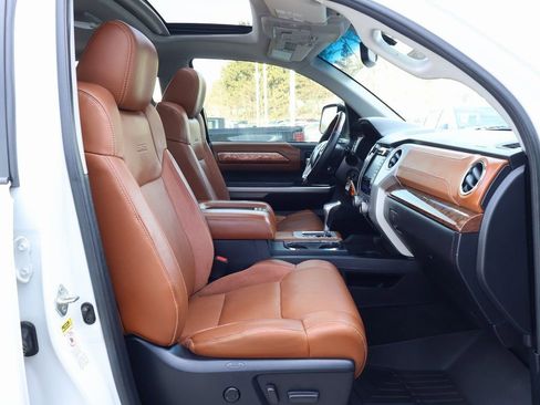 Used 2017 Toyota Tundra Platinum image 32