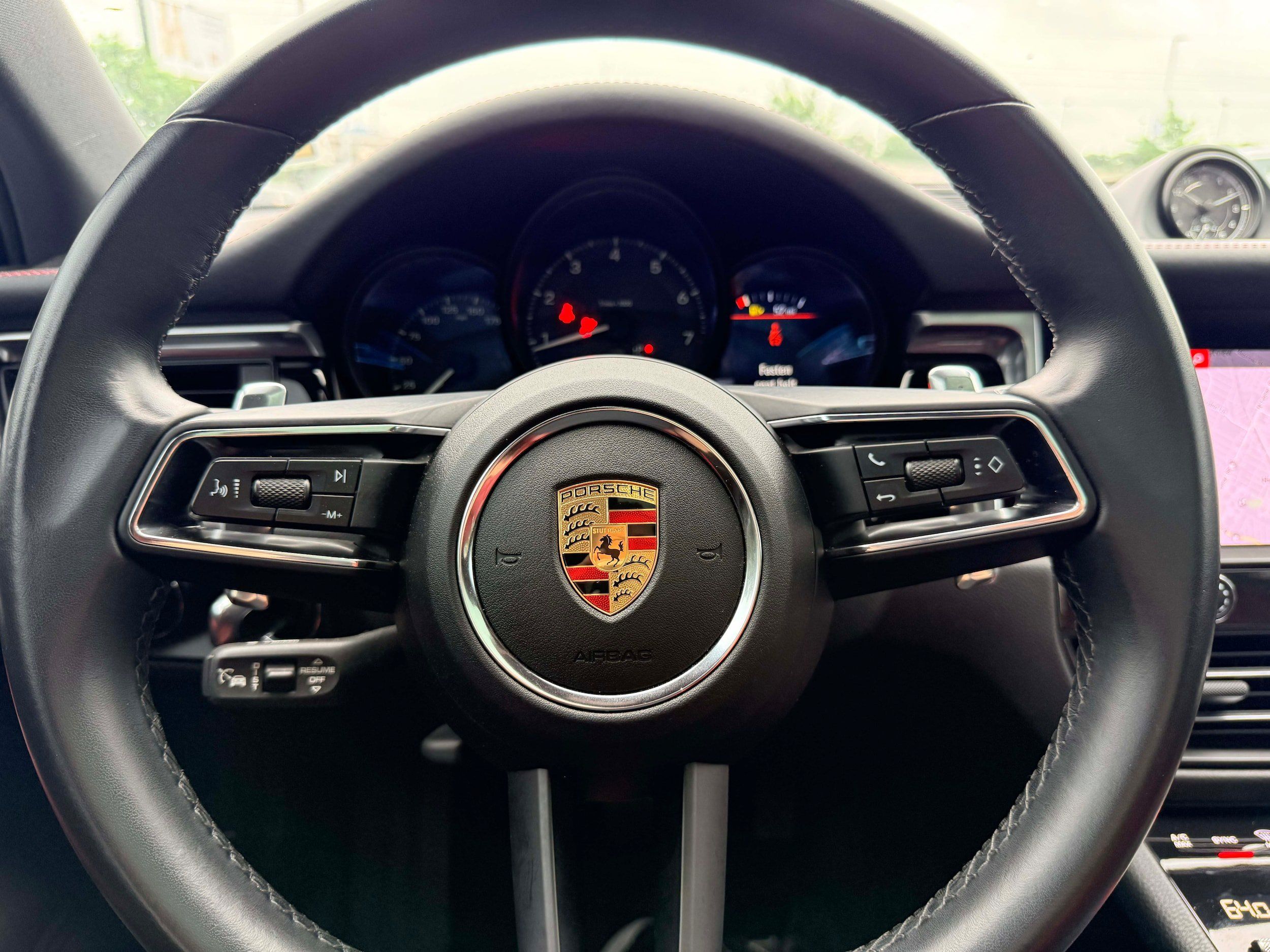 Used 2023 Porsche Macan AWD/4WD image 19