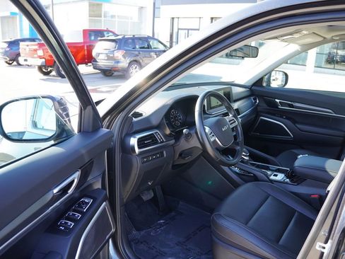 Certified 2022 Kia Telluride S image 14