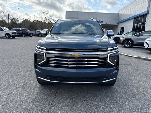 New 2026 Chevrolet Suburban Premier image 8