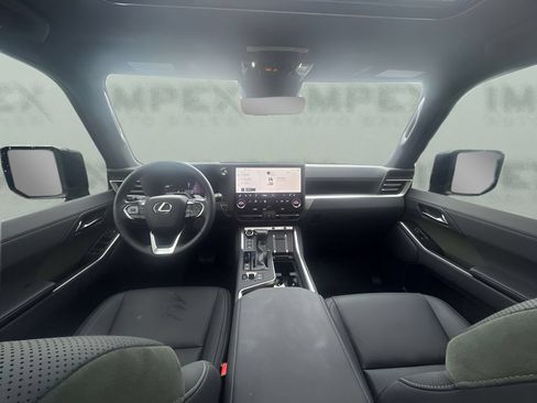 Used 2025 Lexus GX 550 AWD/4WD image 8
