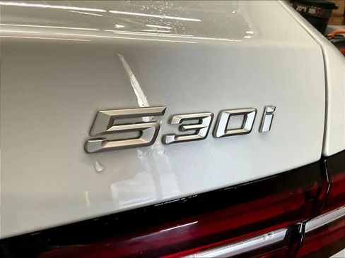 Used 2026 BMW 530i w/ Premium Package image 10