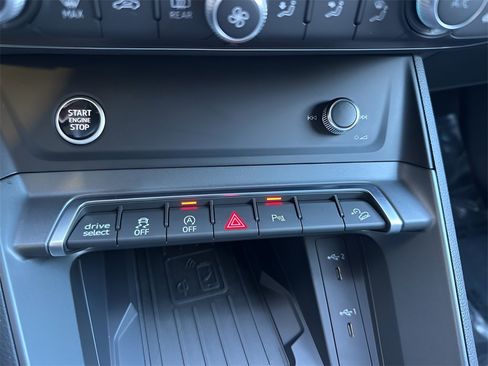 Used 2025 Audi Q3 2.0T Premium w/ Convenience Package image 52