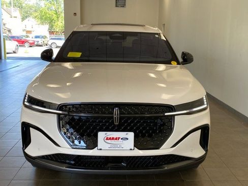 New 2025 Lincoln Nautilus Premier w/ Equipment Group 102A image 3