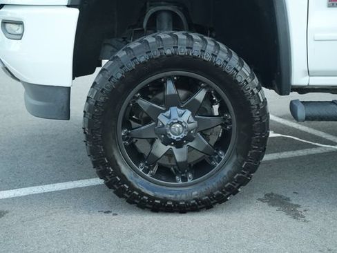 Used 2018 GMC Sierra 1500 SLT w/ All Terrain Package AWD/4WD image 11