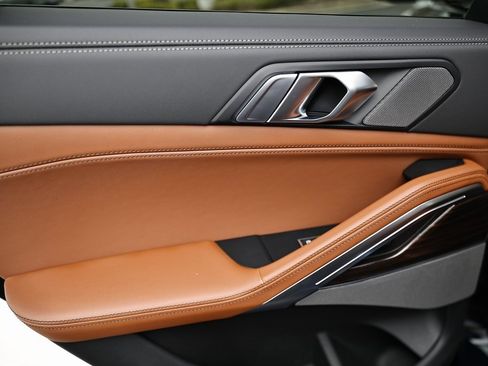 New 2026 BMW X6 xDrive40i w/ Climate Comfort Package image 23