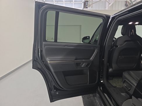 Used 2024 Rivian R1S Adventure AWD/4WD image 17