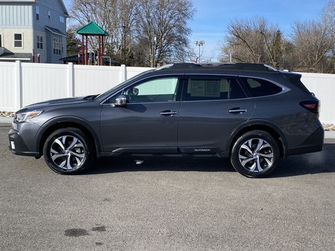 Used 2022 Subaru Outback Touring image 3