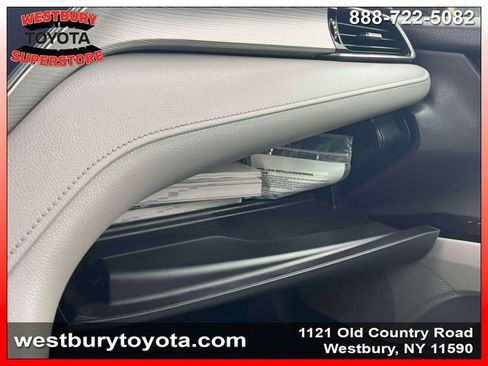 Used 2019 Toyota Camry SE FWD image 26