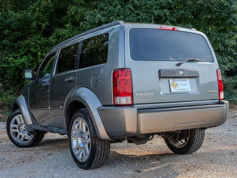 Used 2011 Dodge Nitro Heat RWD image 3