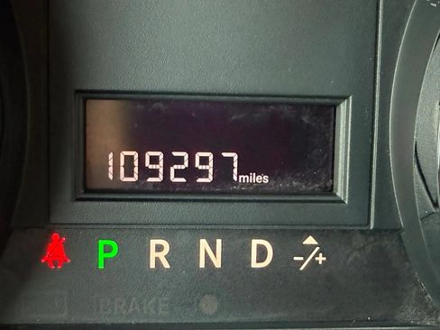Used 2013 Dodge Grand Caravan SXT FWD image 26
