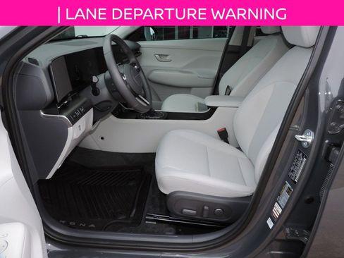 Used 2025 Hyundai Kona SEL image 18