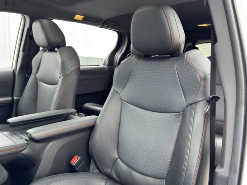 Used 2024 Toyota Sienna XSE image 40