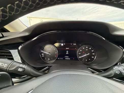 Used 2023 Buick Envision Avenir image 11