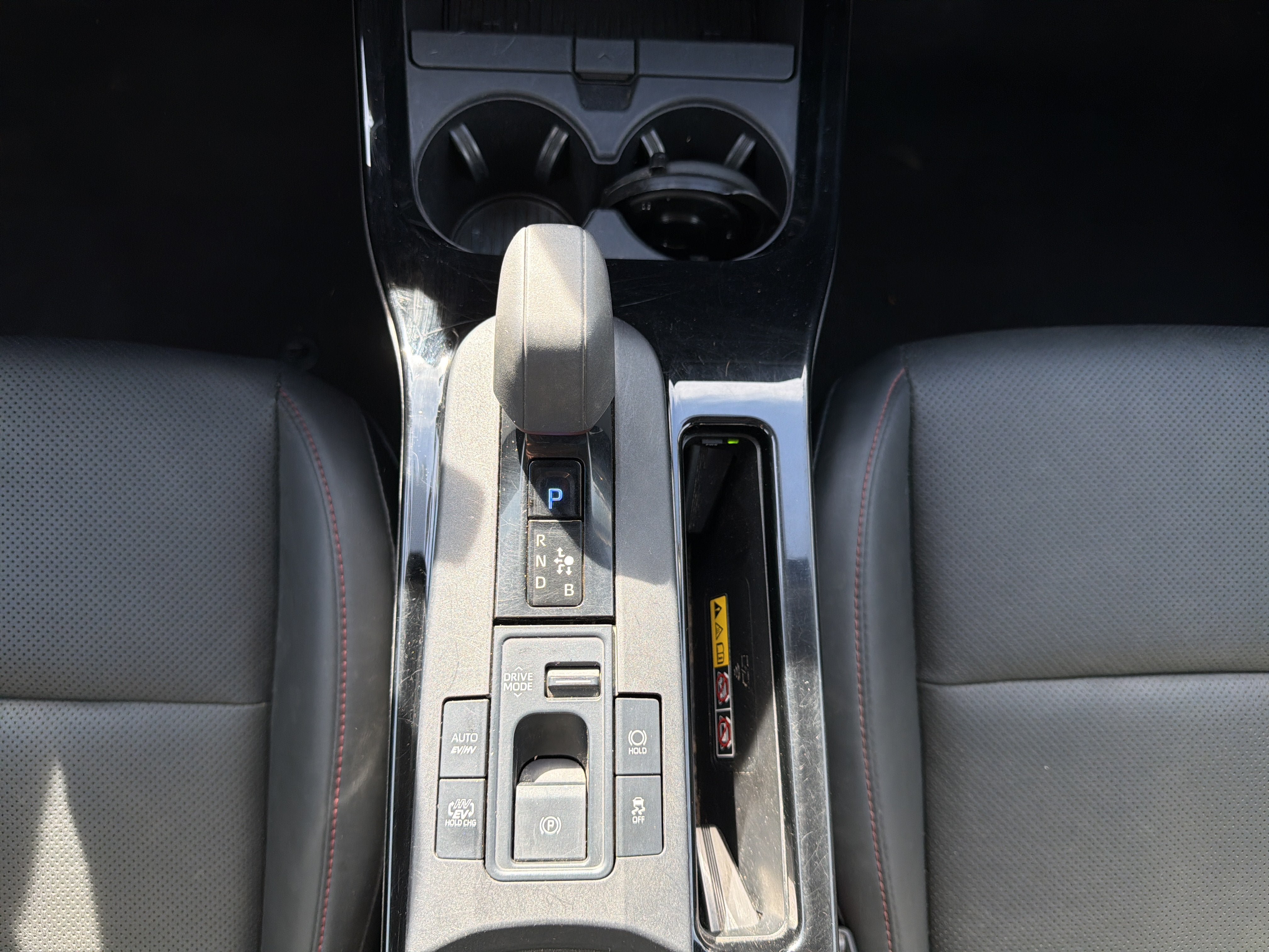 Used 2024 Toyota Prius Prime FWD image 21