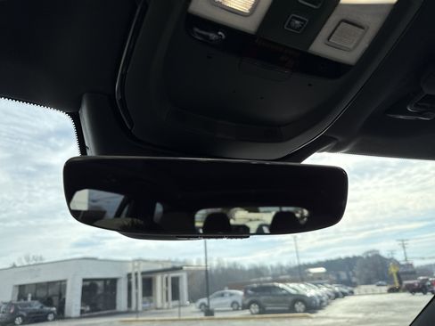 Used 2025 Volvo XC90 B5 Plus image 26