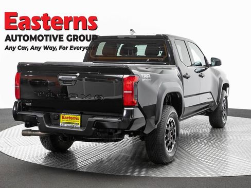 Used 2025 Toyota Tacoma TRD Off-Road AWD/4WD image 5