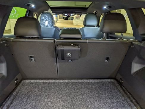 New 2025 Volkswagen Tiguan SE R-Line image 27