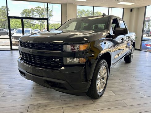 Used 2021 Chevrolet Silverado 1500 Custom w/ Safety Confidence Package RWD image 3