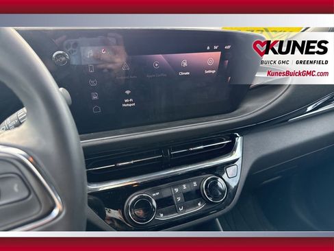 Used 2025 Buick Envista Sport Touring w/ Convenience I Package FWD image 17
