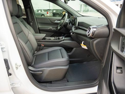 New 2026 Chevrolet Equinox LT w/ Convenience Package II image 15