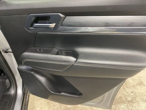 Used 2025 GMC Terrain Elevation image 12