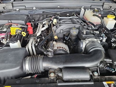 Used 2022 Jeep Gladiator Overland w/ Popular Equipment Package AWD/4WD image 8