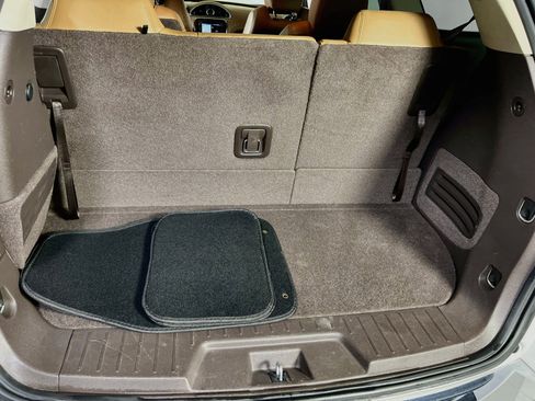 Used 2017 Buick Enclave Premium AWD/4WD image 27