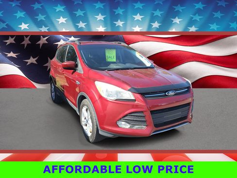 Used 2016 Ford Escape SE w/ Equipment Group 201A image 1