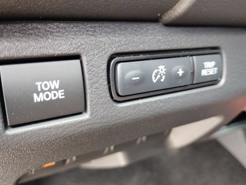 New 2026 Nissan Frontier PRO-4X w/ Tow Package AWD/4WD image 19