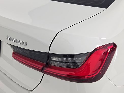 Used 2021 BMW 330i xDrive Sedan w/ Convenience Package image 9