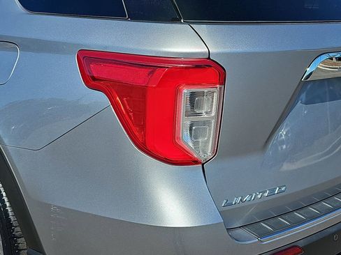 Used 2022 Ford Explorer Limited w/ Equipment Group 301A image 39