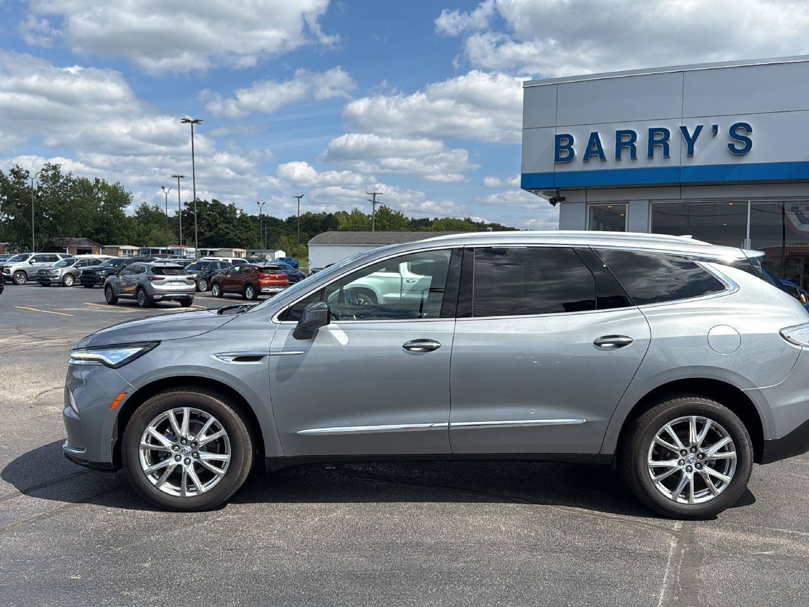Used 2023 Buick Enclave Premium w/ Experience Buick Package AWD/4WD image 2