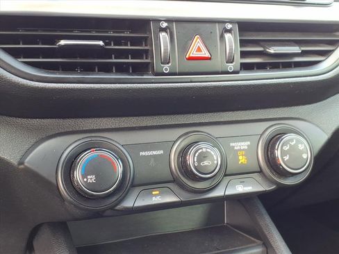 Used 2024 Kia Forte LX image 19