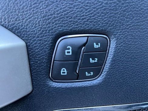 Used 2022 Ford F350 Lariat w/ Lariat Ultimate Package image 11