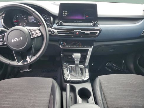 Certified 2023 Kia Seltos S w/ Navigation Package image 11